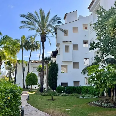 Elegant With Spectacular Garden And Pool In Costalita *