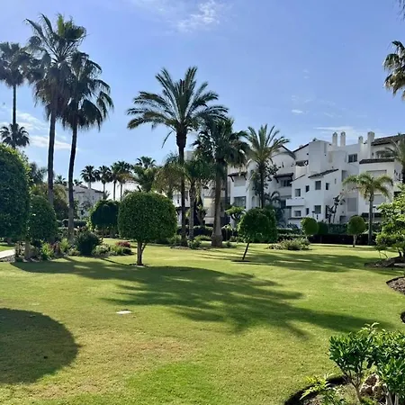 Elegant With Spectacular Garden And Pool In Costalita *
