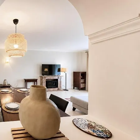Elegant With Spectacular Garden And Pool In Costalita Estepona