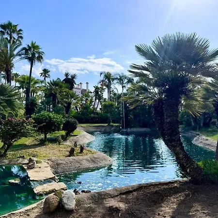 Elegant With Spectacular Garden And Pool In Costalita